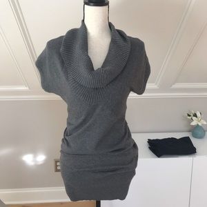 Banana Republic Sweater Tunic Top. Size Small. NWOT